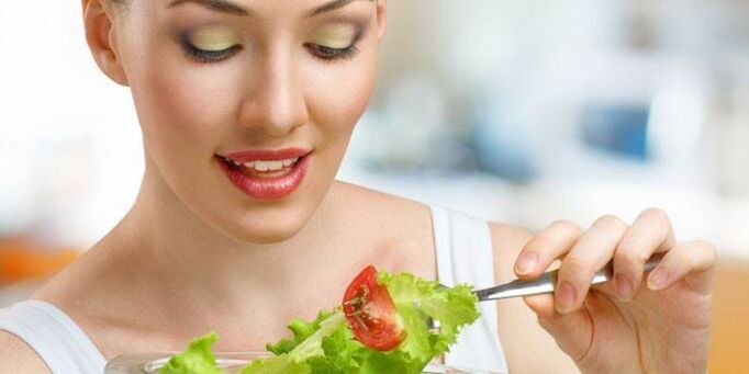 吃蔬菜沙拉减肥