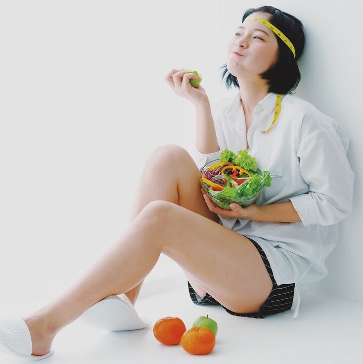 一盘新鲜蔬菜沙拉日本减肥瘦身